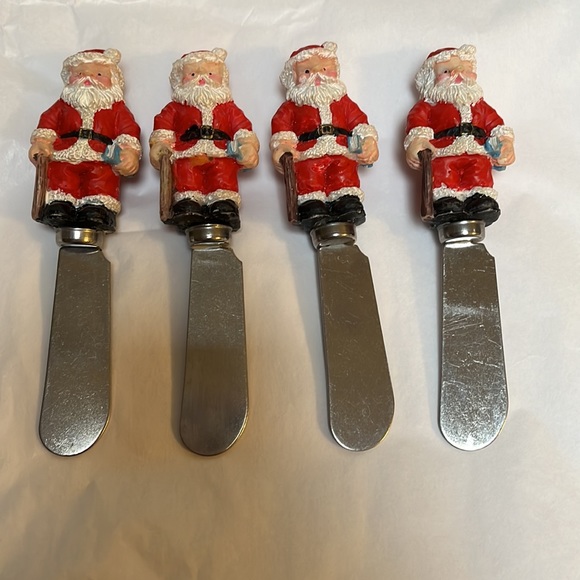 Set of 4 Santa Claus Cheese Spreader Decorative Knife Christmas Resin - Picture 1 of 4